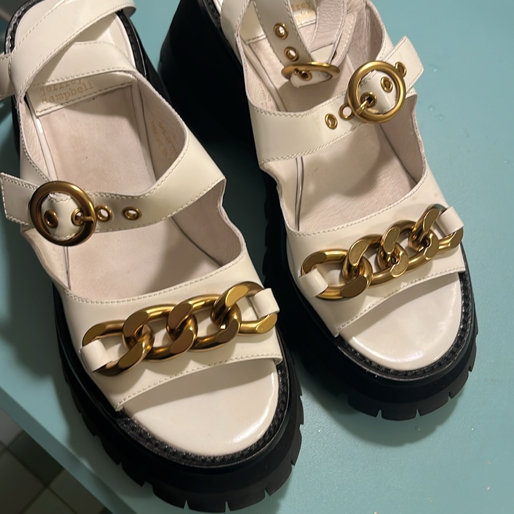 Jeffrey Campbell Crunched Sandals- size 8- in great used condition - Picture 5 of 15
